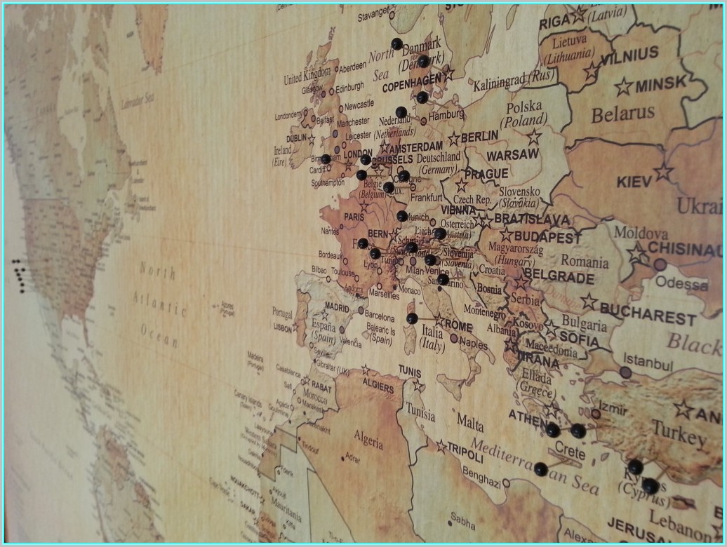 Big World Map Pinboard
